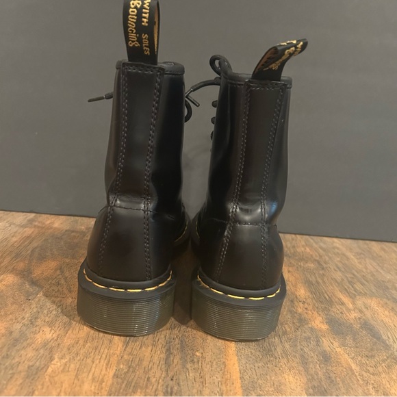 Dr. Martens Women’s Size 7 Leather Lace-Up Boots - Picture 5 of 6